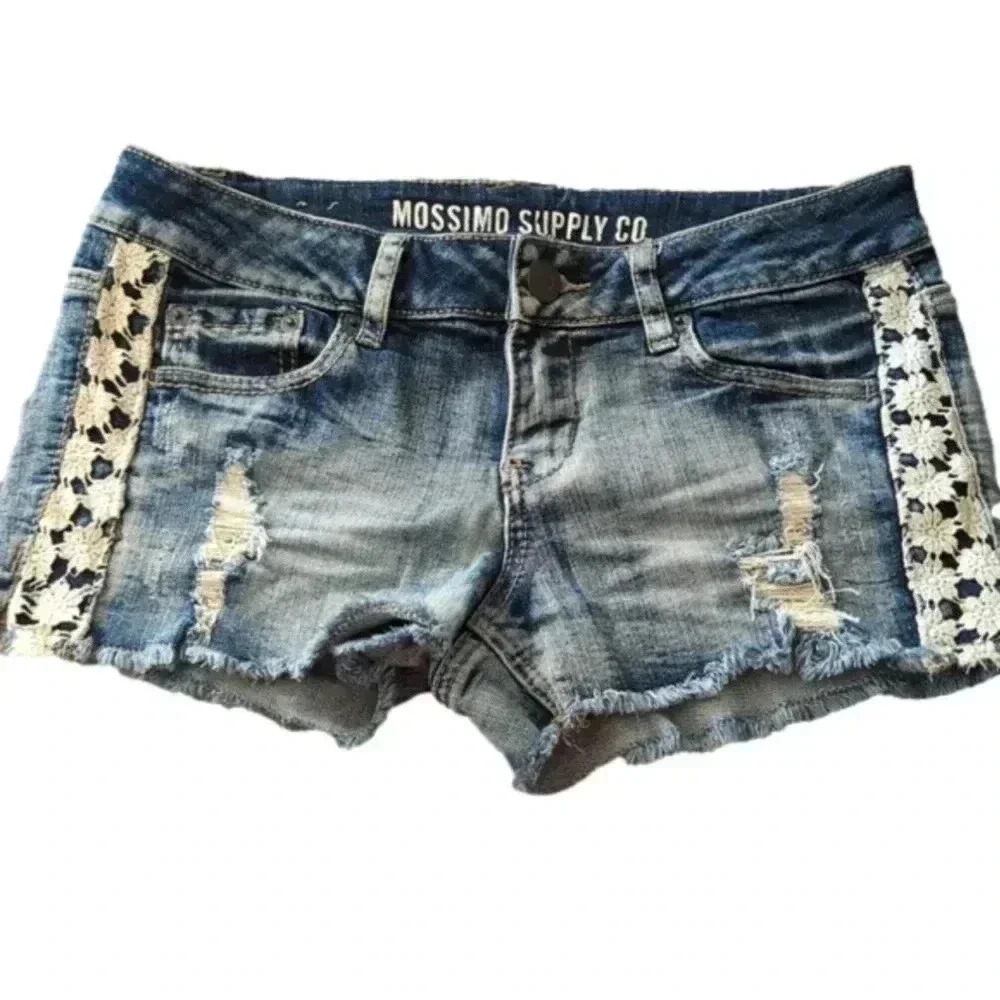 Mossimo Supply CO. Low rise shorts